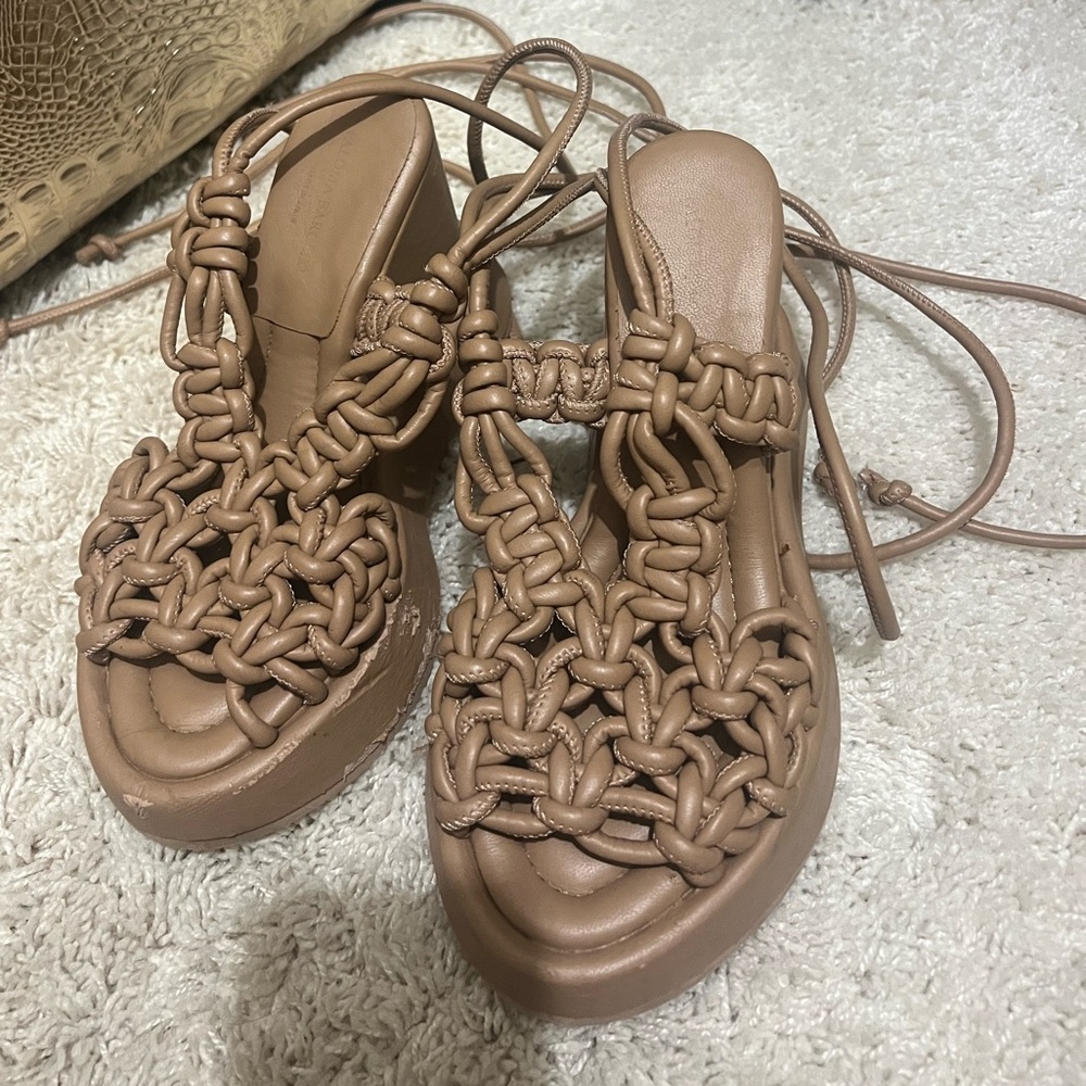 Paloma Barcelo Tan Wedges